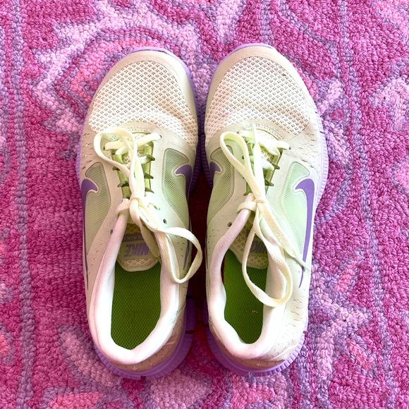 Women’s Nike Free Run 3 Series. - Picture 2 of 5